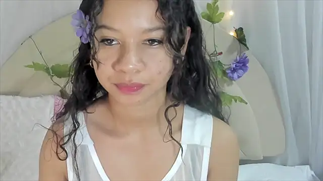 Snapshot of brithany_rousee chatting on January 29, 10:11 pm brithany rousee online show from January 29, 10:11 pm