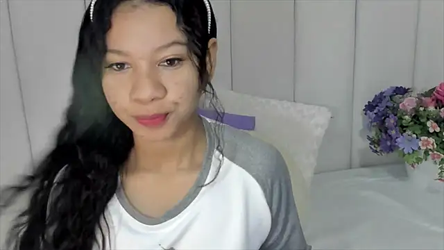 Snapshot of brithany_rousee chatting on February 5, 7:20 pm brithany rousee online show from February 5, 7:20 pm