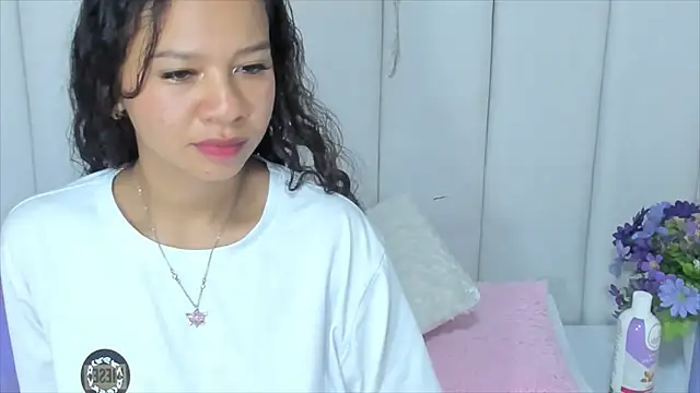 Snapshot of brithany_rousee chatting on February 27, 10:20 pm brithany rousee online show from February 27, 10:20 pm