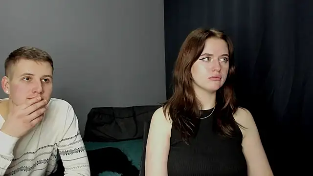 Snapshot of Pinku_kitsune chatting on December 11, 12:34 pm Pinku kitsune online show from December 11, 12:34 pm