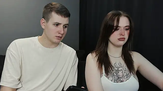 Snapshot of Pinku_kitsune chatting on February 17, 10:47 pm Pinku kitsune online show from February 17, 10:47 pm