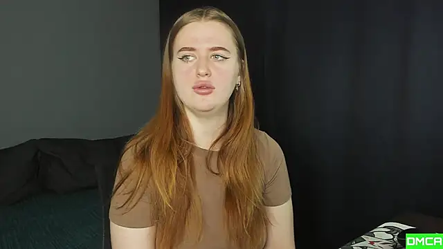 Pinku kitsune online show from November 17, 9:37 am