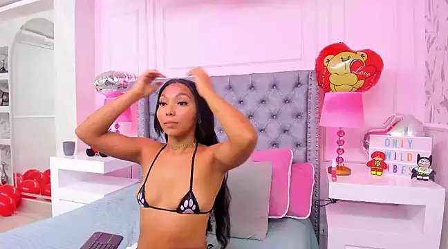 HaileeRoberts online show from February 16, 4:32 pm