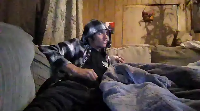 Snapshot of luke_thighwalker2469 chatting on December 17, 9:39 am luke thighwalker2469 online show from December 17, 9:39 am