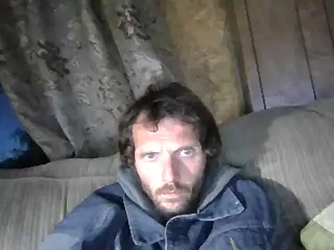 Snapshot of luke_thighwalker2469 chatting on January 27, 2:13 pm luke thighwalker2469 online show from January 27, 2:13 pm