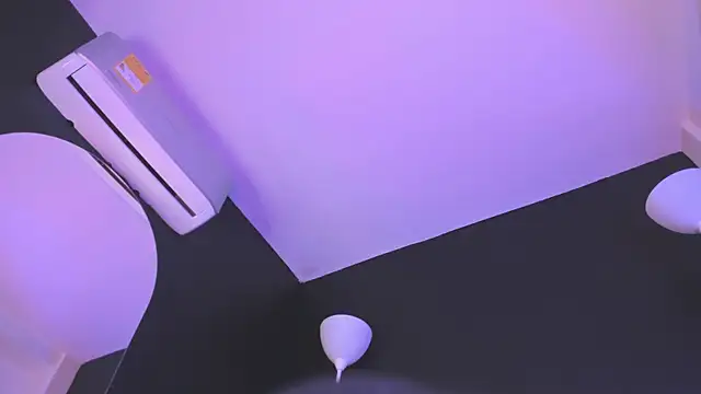 ALICEPOIXXXON online show from March 15, 8:15 am