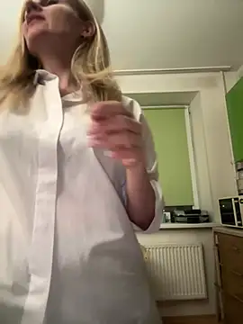 AlisonXCristal online show from April 12, 7:19 pm