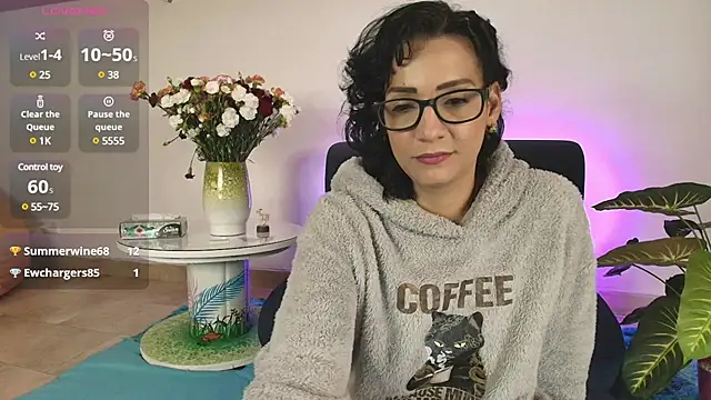 Elliee  online show from February 12, 3:27 pm