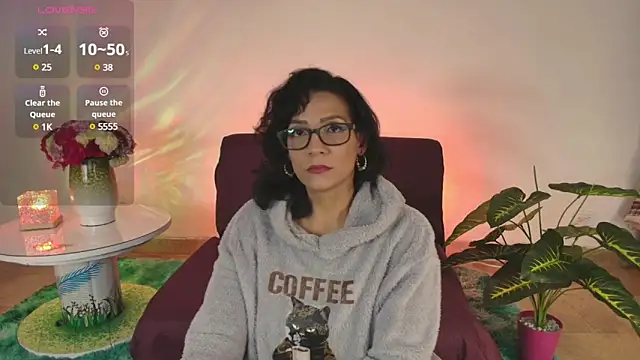 Elliee  online show from March 3, 7:17 pm