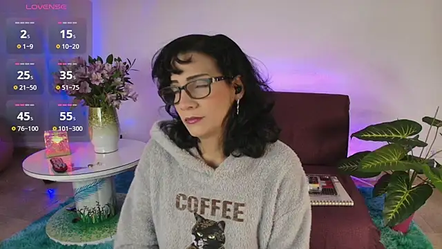 Elliee  online show from March 8, 1:14 pm