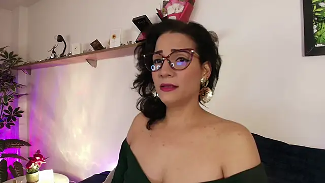 Elliee  online show from June 3, 12:19 pm