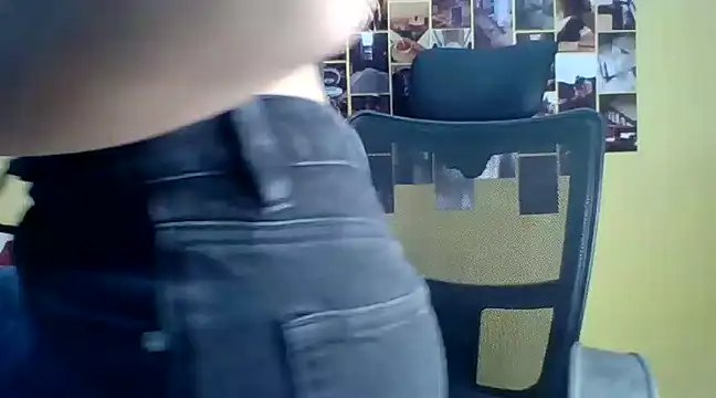 Snapshot of Nicole-wallace chatting on January 21, 10:30 am Nicole-wallace online show from January 21, 10:30 am