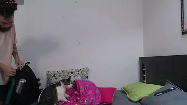 Nanna and Balder online show from February 4, 9:31 pm