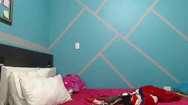 Nanna and Balder online show from September 26, 3:43 am