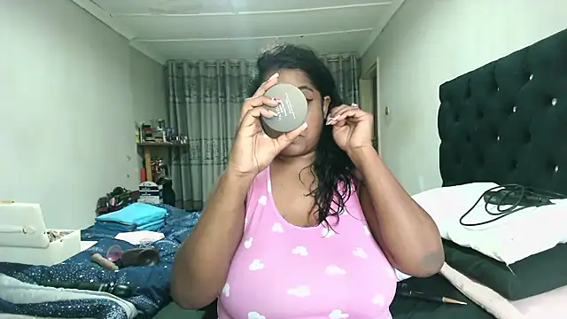 Indianmayaxoxo online show from January 8, 2:30 pm