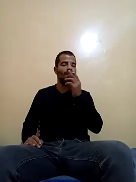 Snapshot of Bisex_activ19 chatting on December 5, 7:27 am Bisex activ19 online show from December 5, 7:27 am