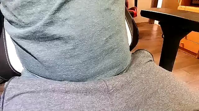 Snapshot of RandomGT chatting on March 19, 9:38 am RandomGT online show from March 19, 9:38 am