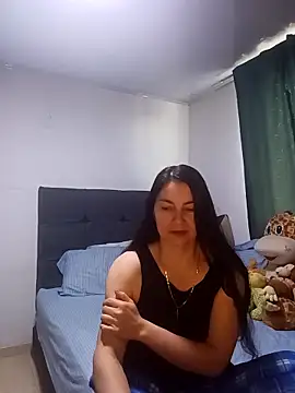 Snapshot of renata_hot1 chatting on March 18, 7:53 pm renata hot1 online show from March 18, 7:53 pm