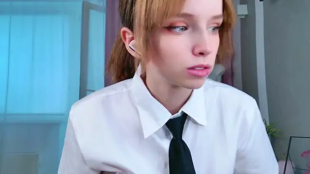 b4by LoL1 online show from September 13, 11:21 am