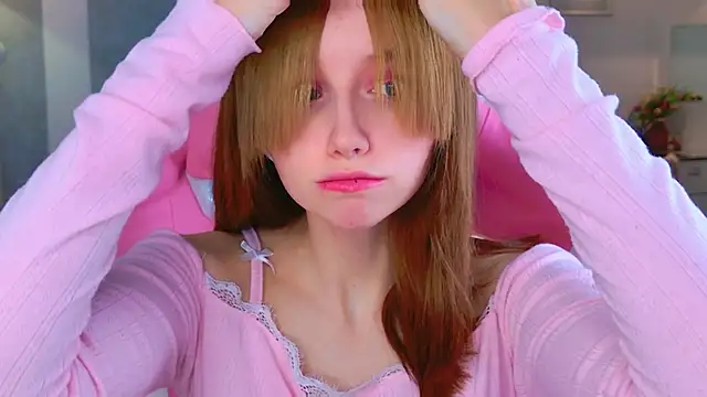 b4by LoL1 online show from December 5, 12:14 pm