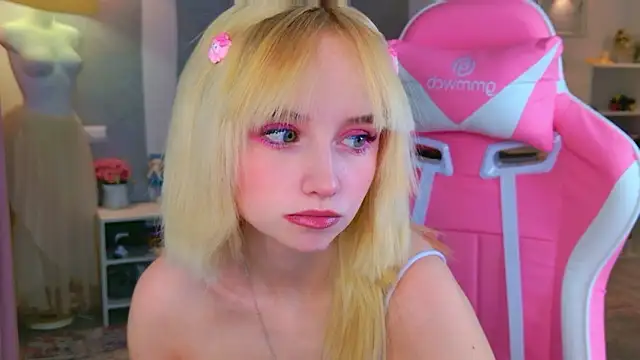 b4by LoL1 online show from February 10, 12:31 pm