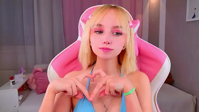 b4by LoL1 online show from February 26, 1:32 pm