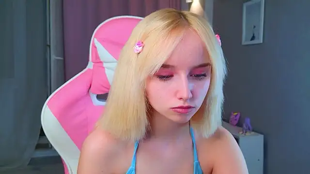 b4by LoL1 online show from March 27, 5:45 pm