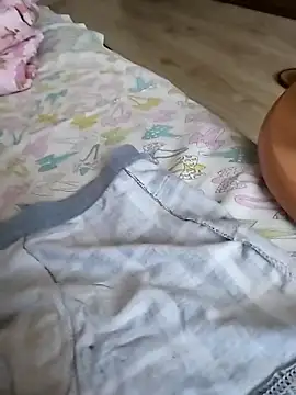 Snapshot of Grig1982 chatting on October 16, 6:14 am Grig1982 online show from October 16, 6:14 am