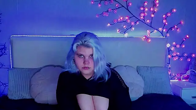 JoannLowe online show from November 9, 8:07 pm