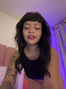 Snapshot of Ashley_Chriss chatting on February 9, 1:55 am Ashley Chriss online show from February 9, 1:55 am