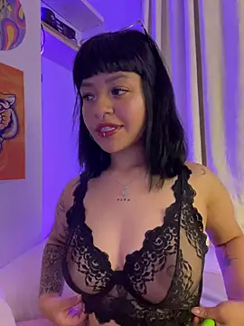 Snapshot of Ashley_Chriss chatting on March 20, 1:24 am Ashley Chriss online show from March 20, 1:24 am