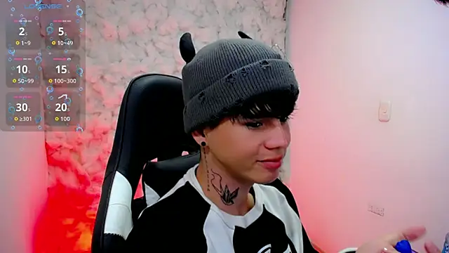 Snapshot of Tayson_Rivers chatting on October 25, 1:57 am Tayson Rivers online show from October 25, 1:57 am