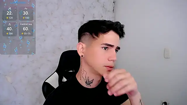 Snapshot of Tayson_Rivers chatting on October 30, 2:18 pm Tayson Rivers online show from October 30, 2:18 pm