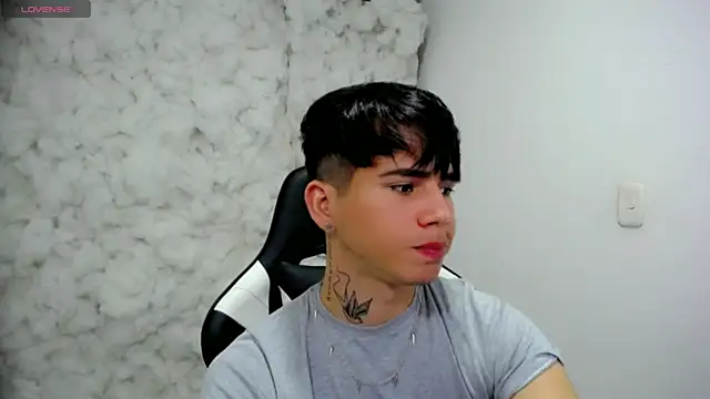 Snapshot of Tayson_Rivers chatting on November 23, 3:28 am Tayson Rivers online show from November 23, 3:28 am