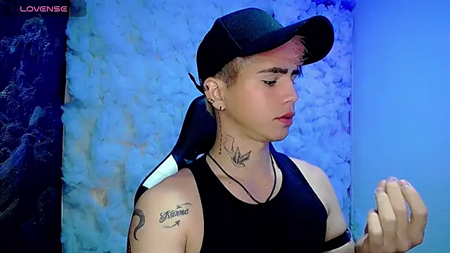 Snapshot of Tayson_Rivers chatting on February 4, 5:24 am Tayson Rivers online show from February 4, 5:24 am