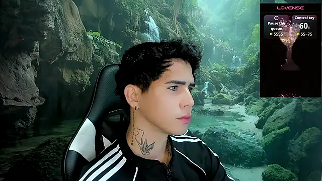 Snapshot of Tayson_Rivers chatting on February 19, 12:06 am Tayson Rivers online show from February 19, 12:06 am