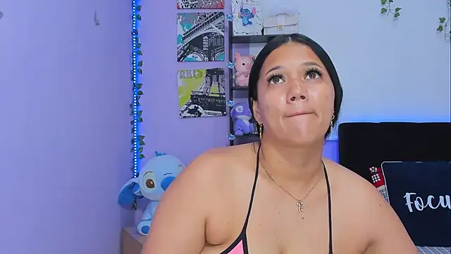 Snapshot of sara_mendez2 chatting on February 18, 11:30 pm sara mendez2 online show from February 18, 11:30 pm