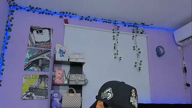 Snapshot of sara_mendez2 chatting on February 19, 7:05 pm sara mendez2 online show from February 19, 7:05 pm