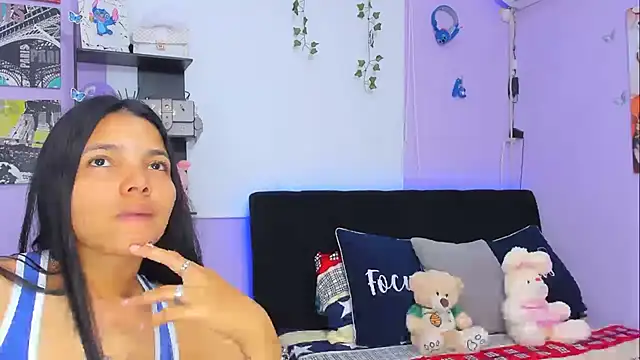 Snapshot of sara_mendez2 chatting on February 21, 6:37 pm sara mendez2 online show from February 21, 6:37 pm