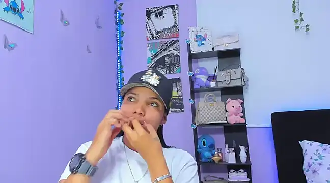 Snapshot of sara_mendez2 chatting on February 26, 10:31 pm sara mendez2 online show from February 26, 10:31 pm