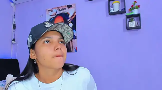 Snapshot of sara_mendez2 chatting on February 28, 11:01 pm sara mendez2 online show from February 28, 11:01 pm