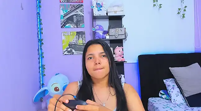 Snapshot of sara_mendez2 chatting on March 1, 11:04 pm sara mendez2 online show from March 1, 11:04 pm