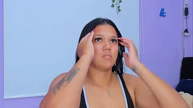 Snapshot of sara_mendez2 chatting on March 19, 12:04 am sara mendez2 online show from March 19, 12:04 am