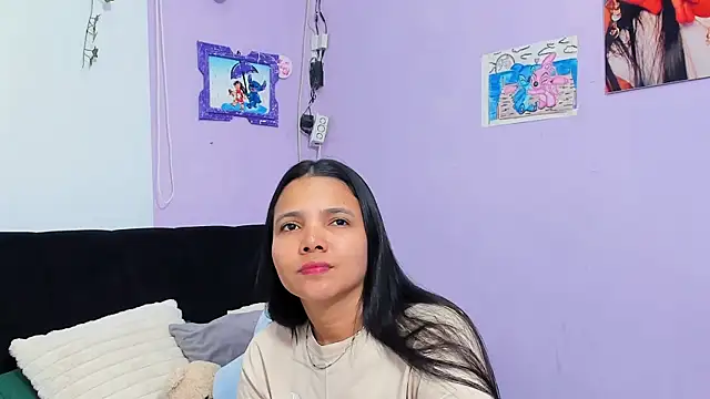 Snapshot of sara_mendez2 chatting on October 20, 12:00 am sara mendez2 online show from October 20, 12:00 am