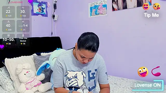 Snapshot of sara_mendez2 chatting on November 2, 10:56 pm sara mendez2 online show from November 2, 10:56 pm