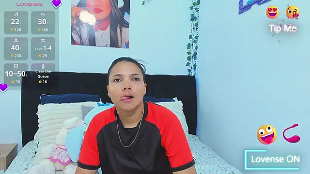 Snapshot of sara_mendez2 chatting on November 26, 12:00 am sara mendez2 online show from November 26, 12:00 am