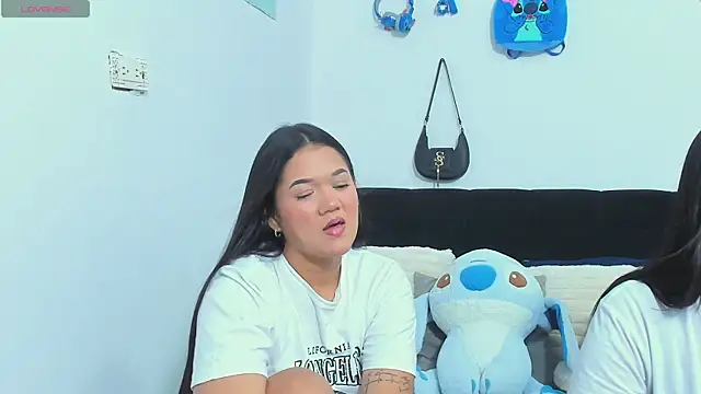 Snapshot of sara_mendez2 chatting on December 14, 11:31 pm sara mendez2 online show from December 14, 11:31 pm