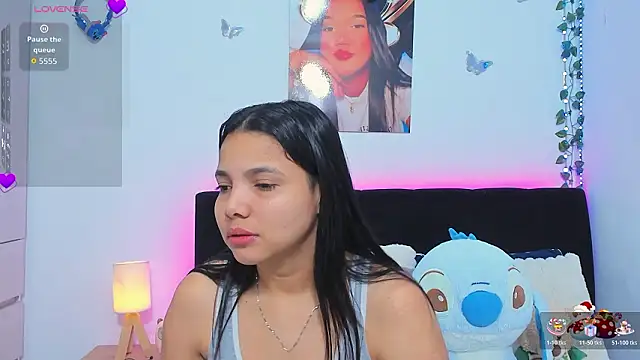 Snapshot of sara_mendez2 chatting on February 5, 5:17 pm sara mendez2 online show from February 5, 5:17 pm