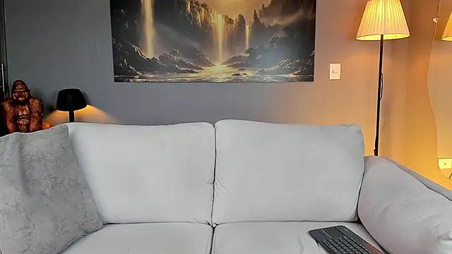 ApoloMakris online show from February 5, 8:57 pm