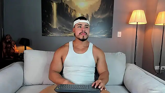 Snapshot of ApoloMakris chatting on May 6, 7:08 pm ApoloMakris online show from May 6, 7:08 pm